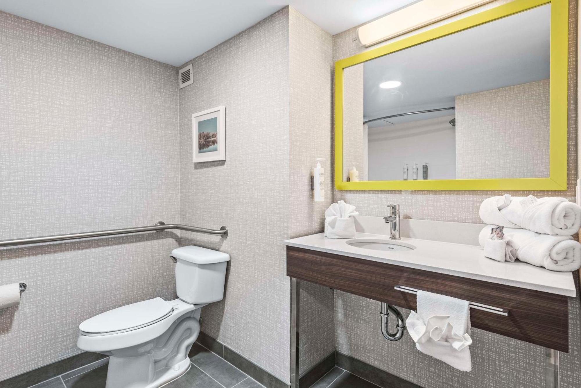 Hampton Inn Columbus-North Bagian luar foto