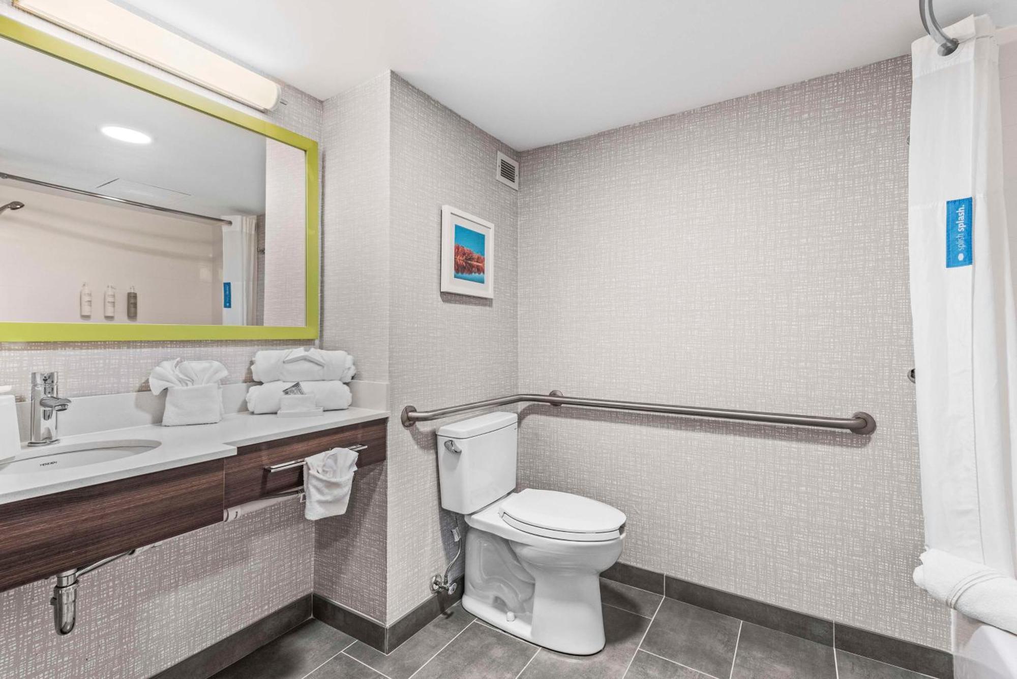 Hampton Inn Columbus-North Bagian luar foto