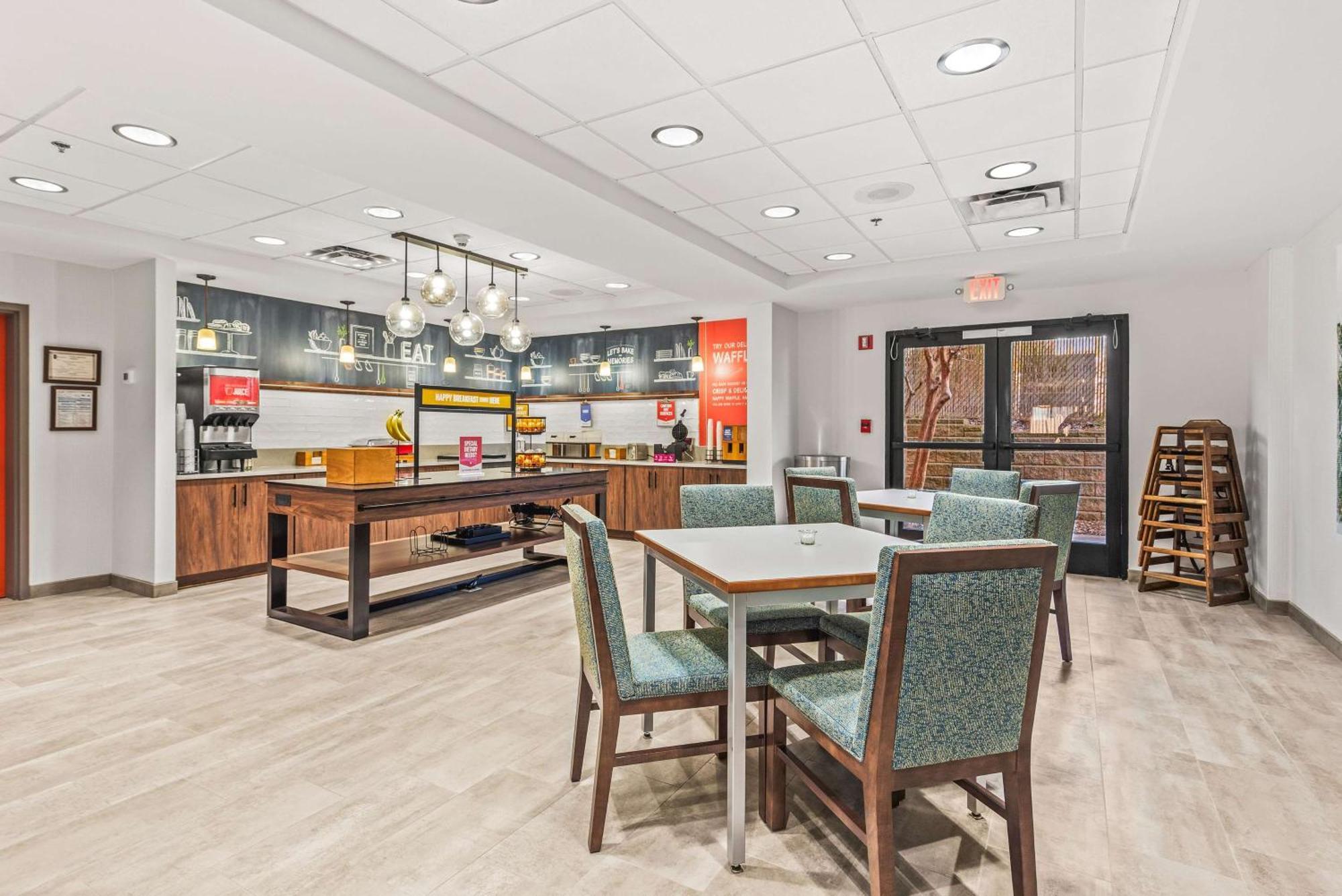 Hampton Inn Columbus-North Bagian luar foto