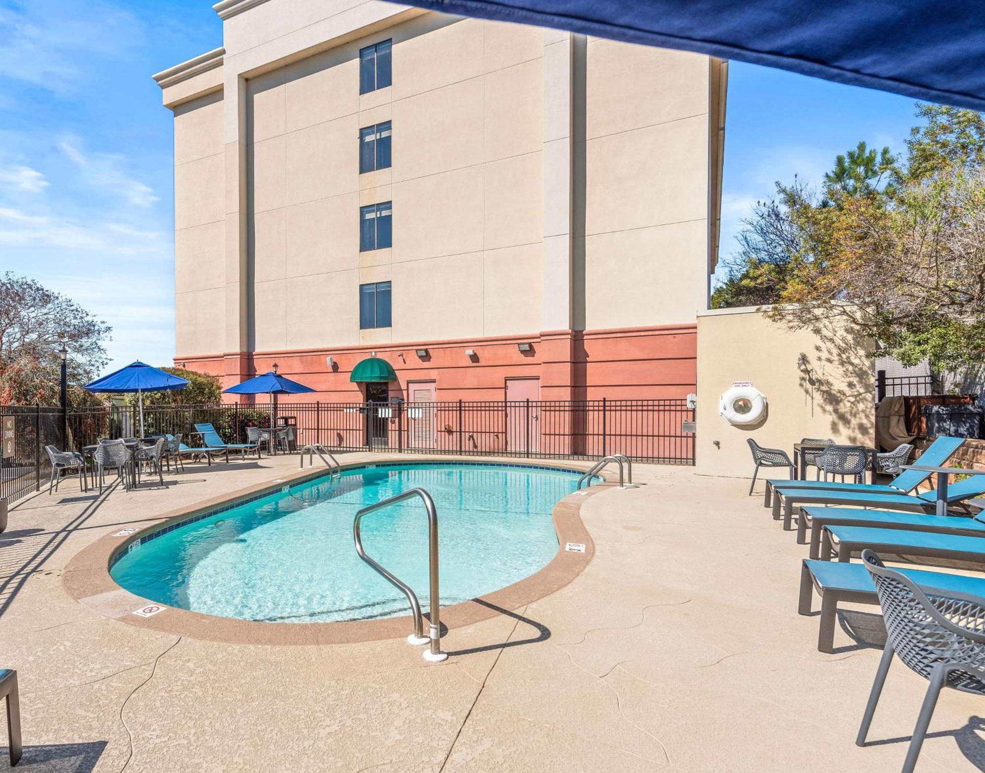 Hampton Inn Columbus-North Bagian luar foto