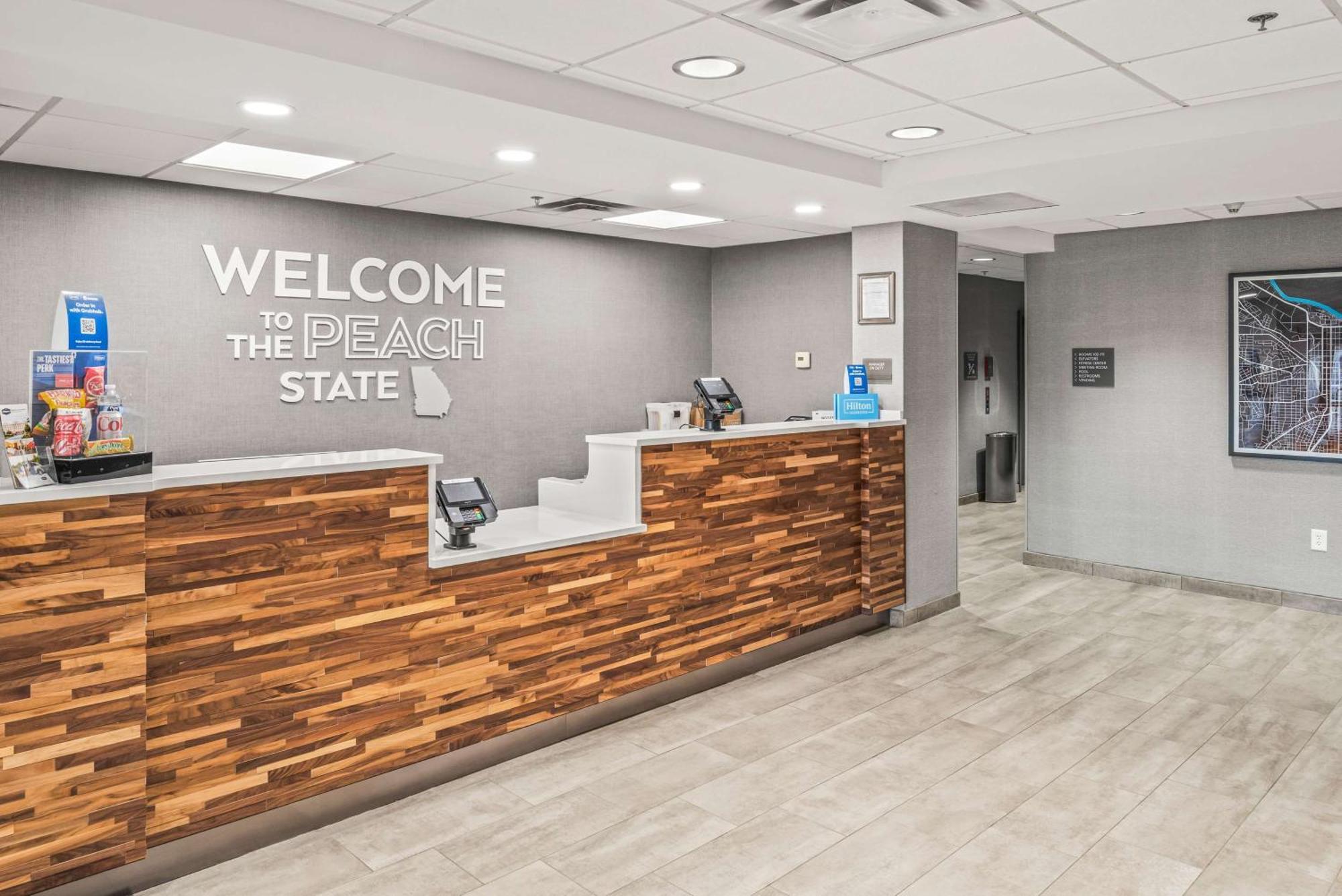 Hampton Inn Columbus-North Bagian luar foto