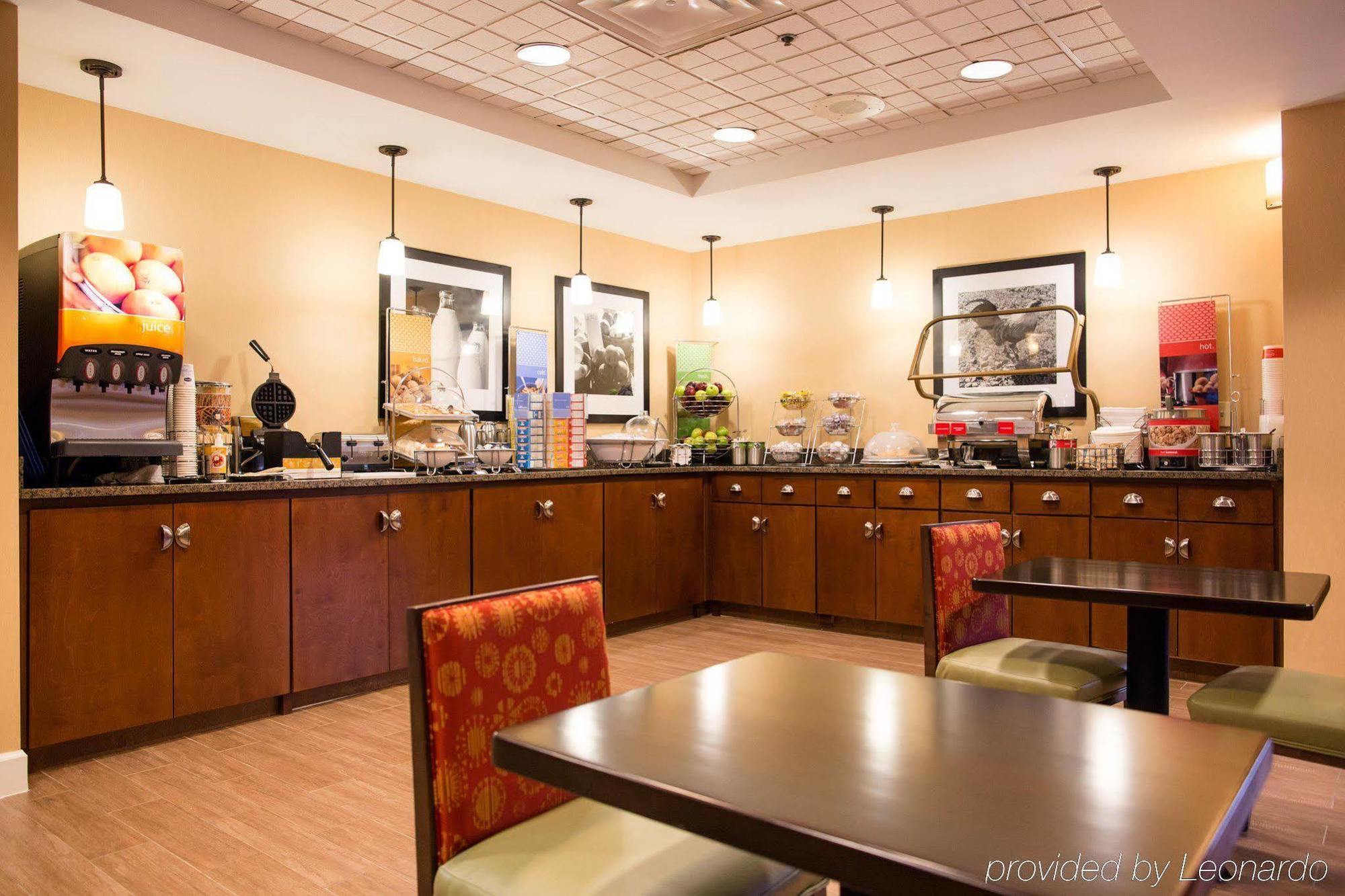 Hampton Inn Columbus-North Bagian luar foto