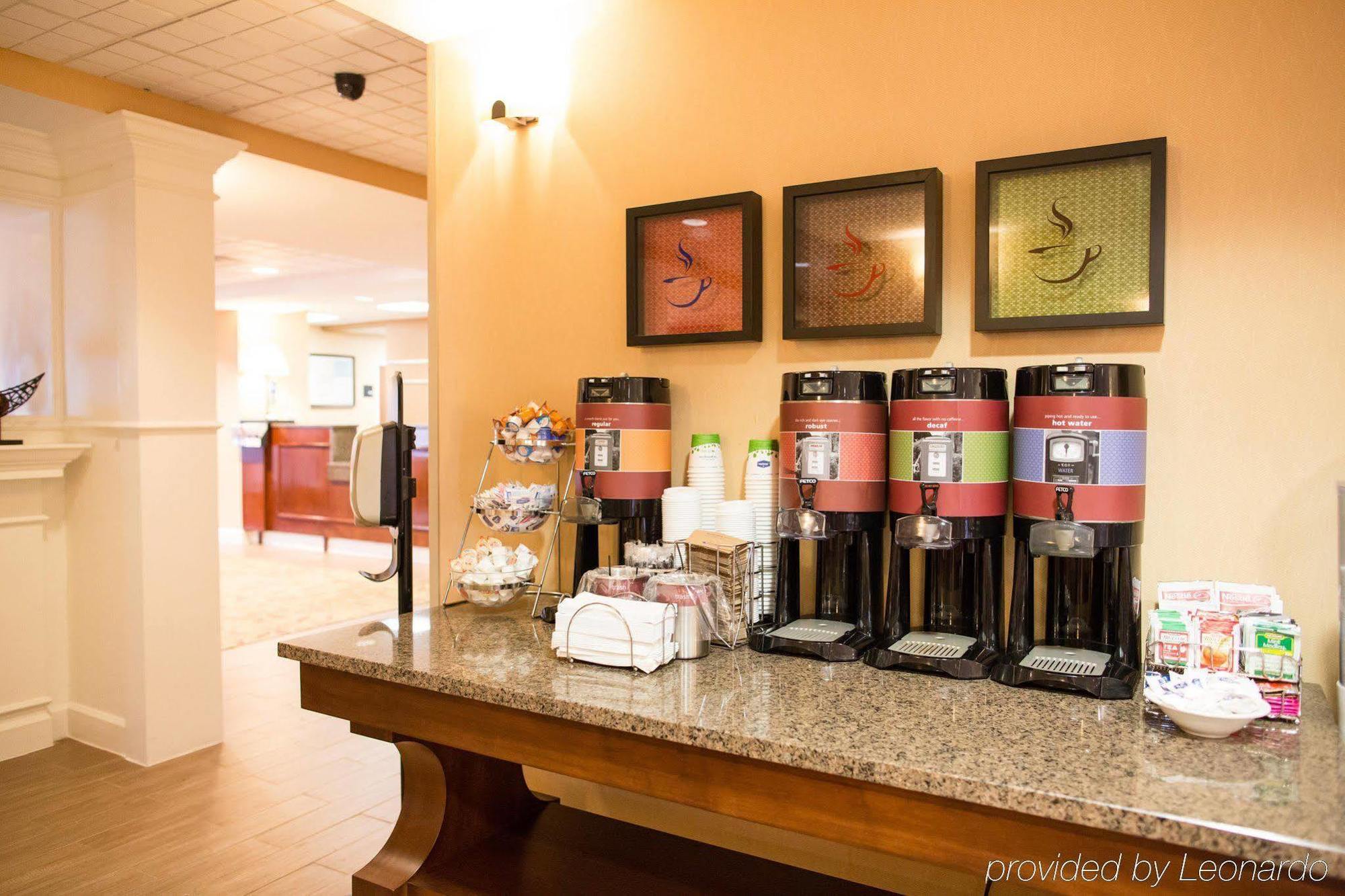 Hampton Inn Columbus-North Bagian luar foto