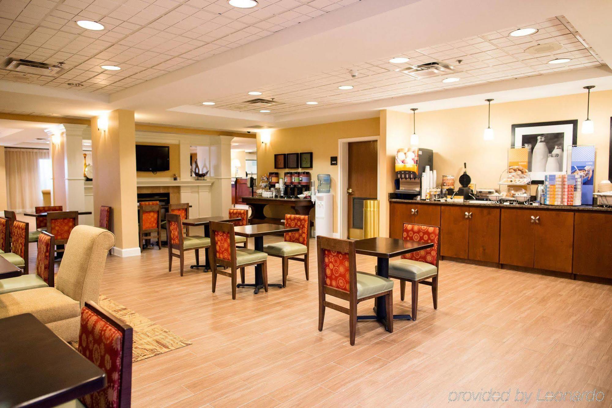 Hampton Inn Columbus-North Bagian luar foto