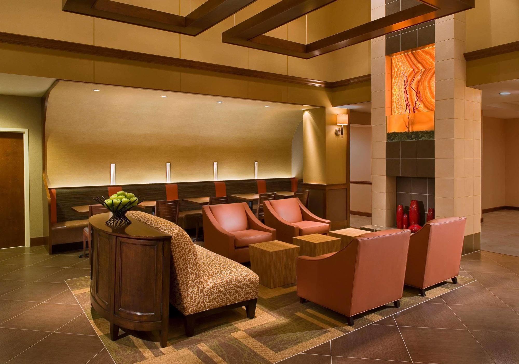 Hampton Inn Columbus-North Bagian luar foto